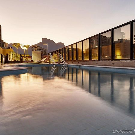 Radisson Rio De Janeiro Barra Hotel Exterior foto The rooftop pool at the hotel
