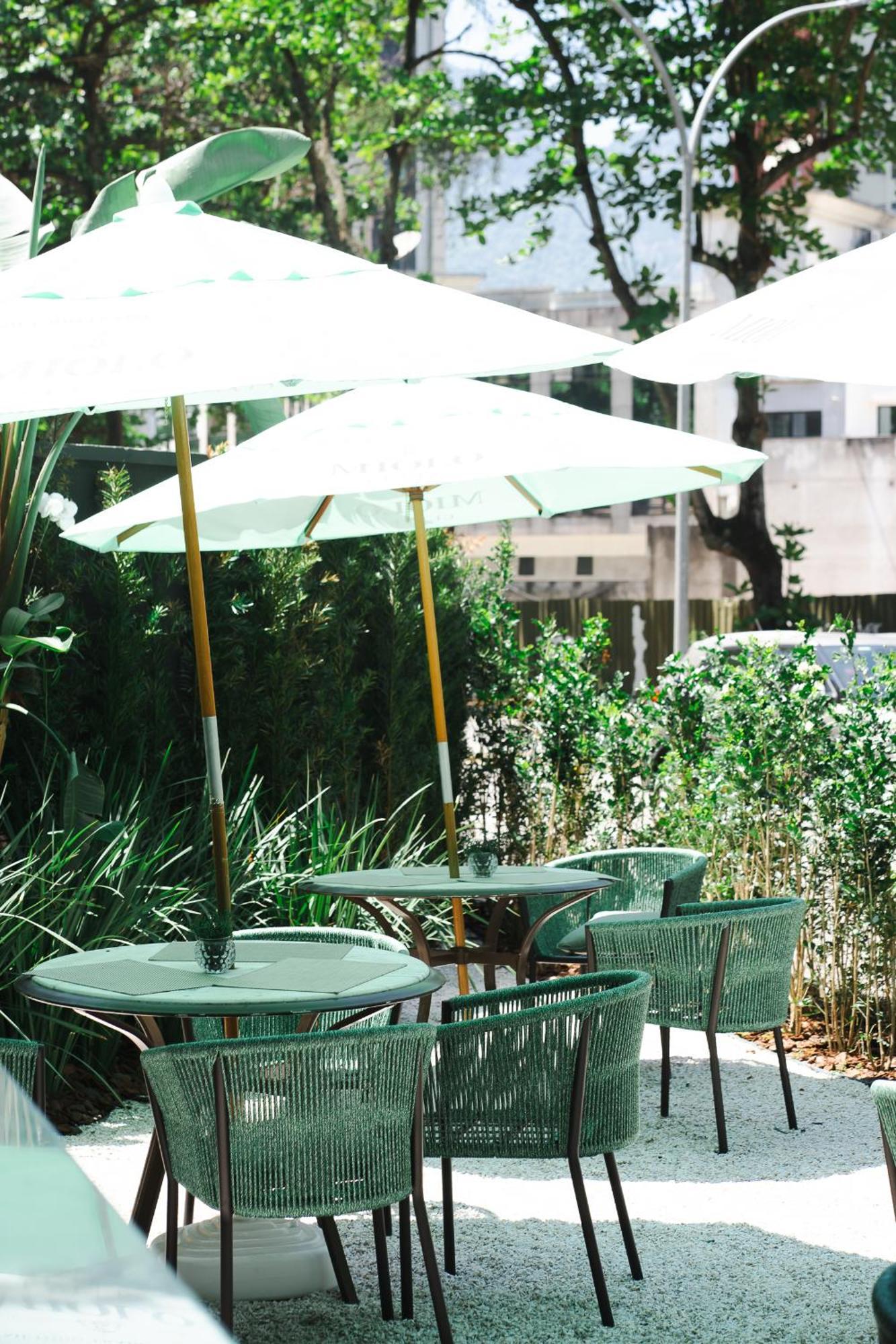 Radisson Rio De Janeiro Barra Hotel Exterior foto The garden of the restaurant