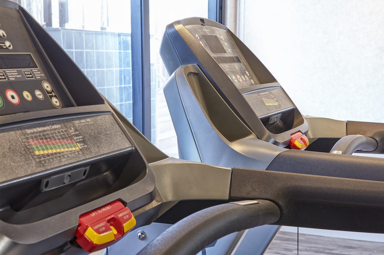 Radisson Rio De Janeiro Barra Hotel Exterior foto A treadmill